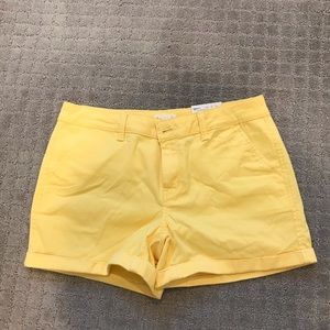 Stretch mid rise shorts